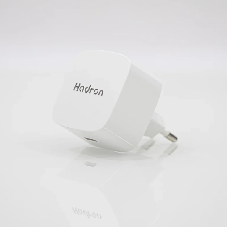 hadron-charger-c1011-3-768x768-1.webp